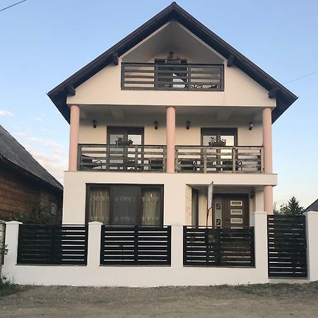 Casa Bianca Oncesti ξενώνας Εξωτερικό φωτογραφία