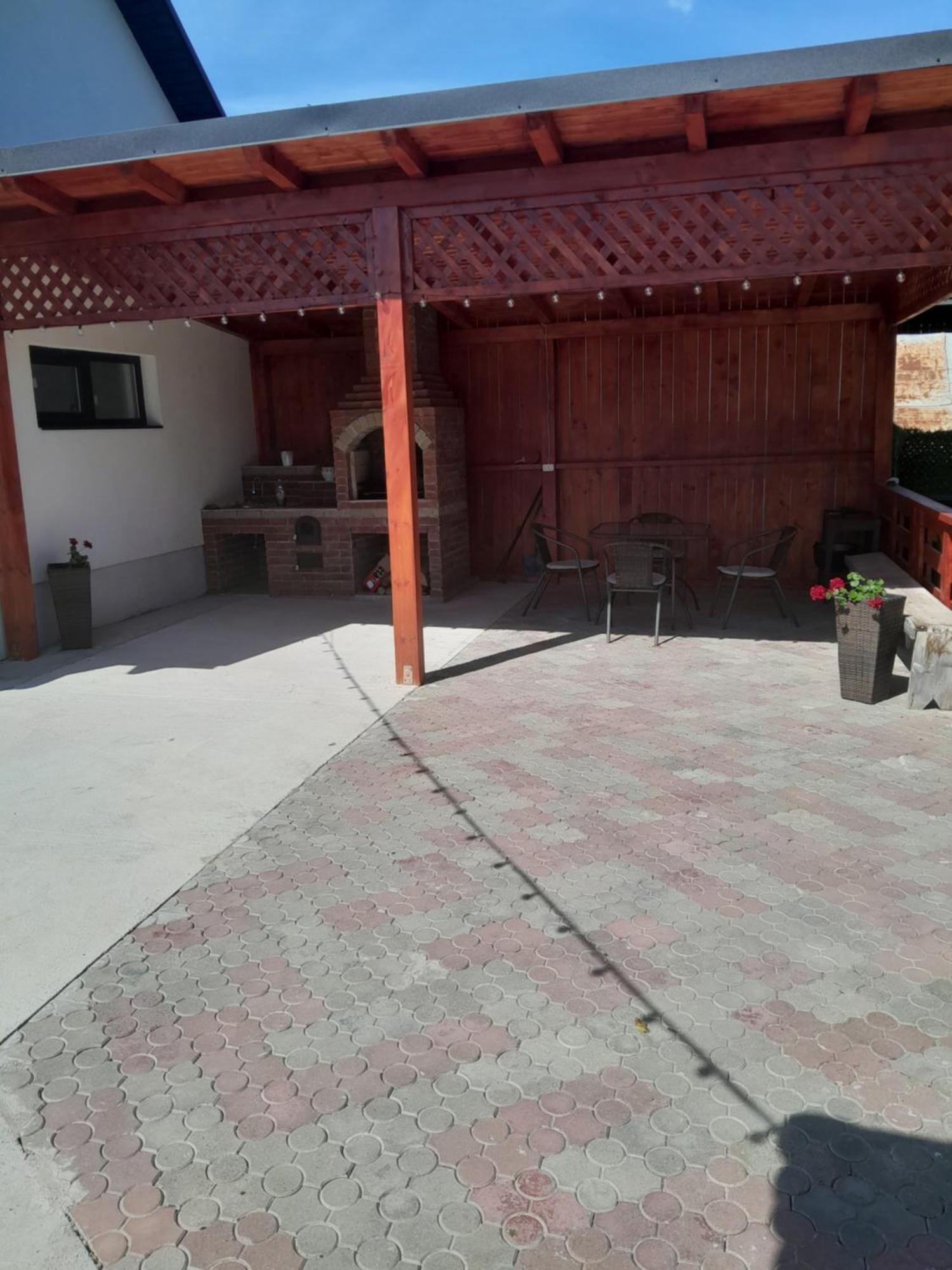 Casa Bianca Oncesti ξενώνας Εξωτερικό φωτογραφία