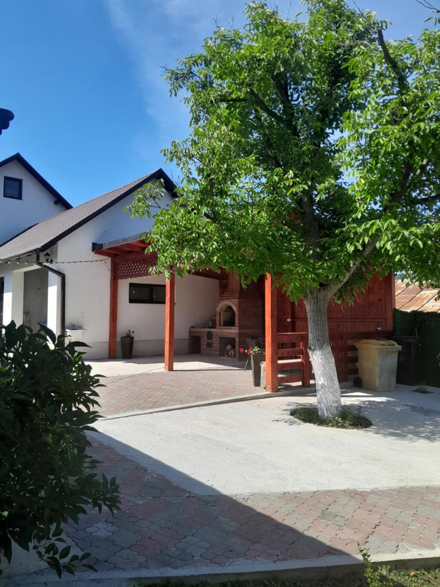 Casa Bianca Oncesti ξενώνας Εξωτερικό φωτογραφία